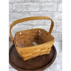 Vintage Longaberger 2000 Medium Berry Basket 7.5"x7.5" with Plastic Insert